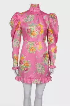 Pink dress with lantern sleeve