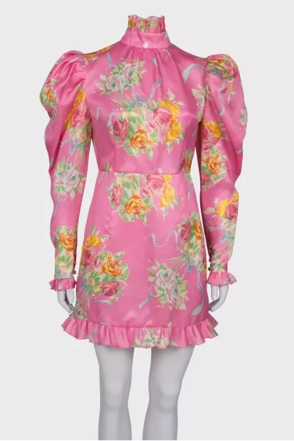 Pink dress with lantern sleeve