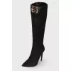 Pointed toecap suede ankle boots