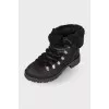 Insulated nubuck boots