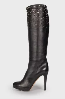 Leather boots with metal rhinestones