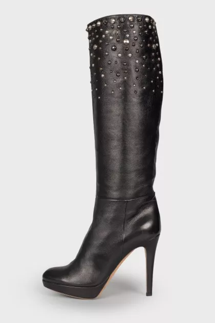 Leather boots with metal rhinestones