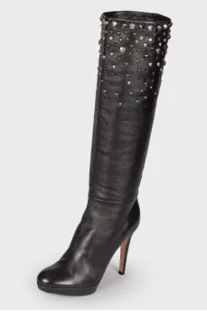 Leather boots with metal rhinestones