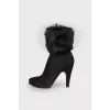 Suede ankle boots with fur