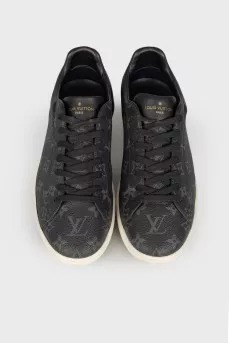 Men's sneakers with brand logo