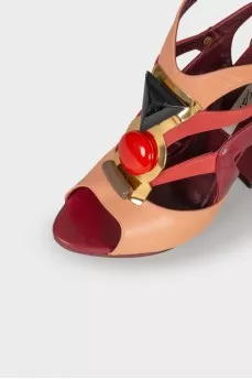 Leather sandals with geometric decor