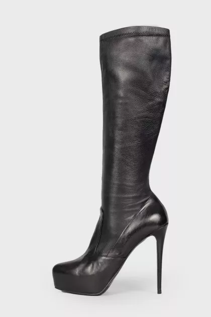 Leather boots with high heels