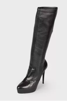 Leather boots with high heels