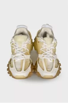 Sneakers Track