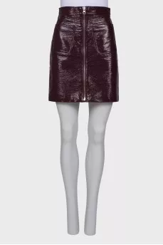 Patent skirt with tag