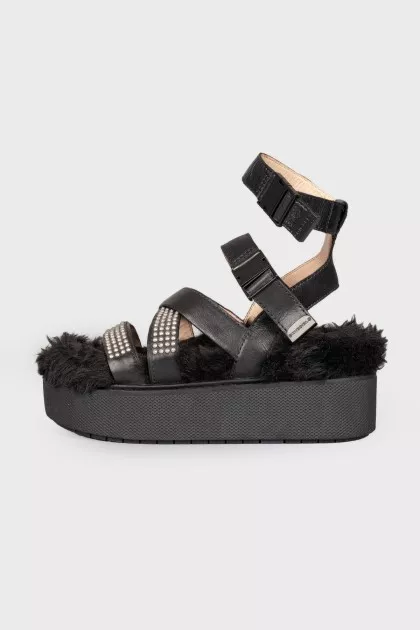 Black sandals with fur