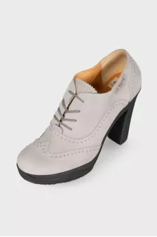 Серые ботильоны с перфорацией 