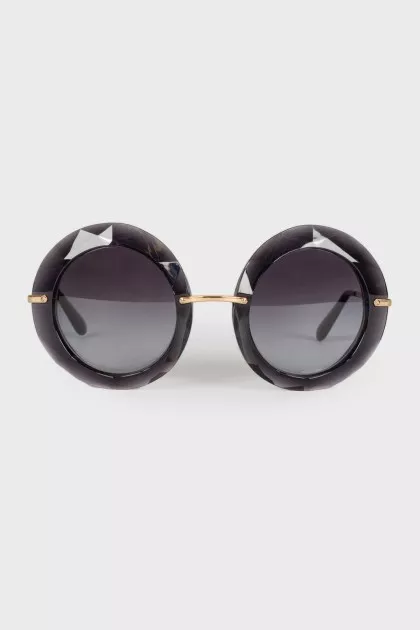 Round sunglasses