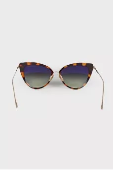 Sunglasses in leopard print