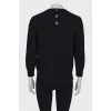 Black sweater with a pattern