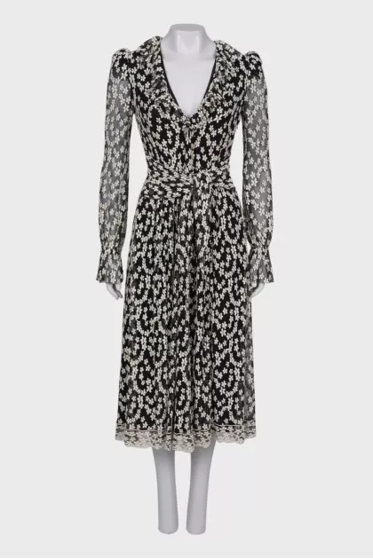 V-neck dress