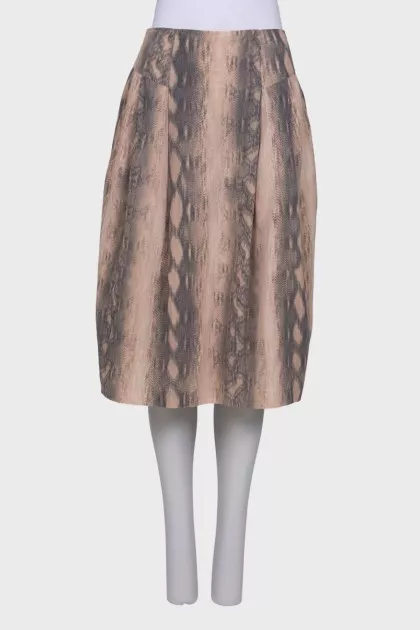 Skirt with an abstract pattern