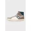 Men's sneakers in a combined color