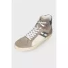Men's sneakers in a combined color