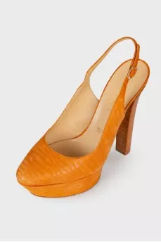 Brown embossed shoes