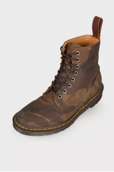 Boots in camouflage print