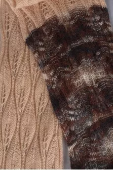 Knitted scarf with a pattern