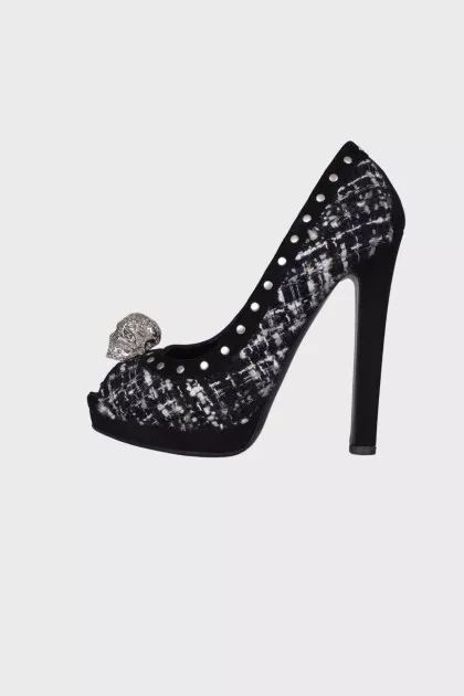 Skull tweed pumps