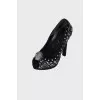 Skull tweed pumps