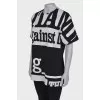 Long T-shirt in black and white print