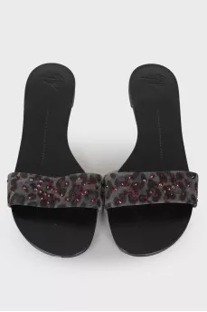 Slippers in leopard print with rhinestones
