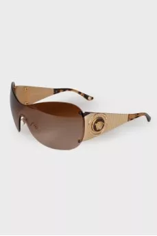 Sunglasses with brand logo