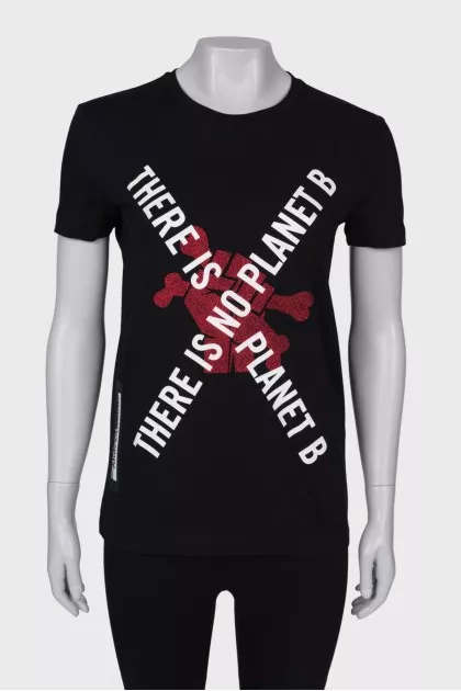 Black t-shirt with tag print
