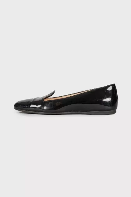 Black patent leather ballerina shoes