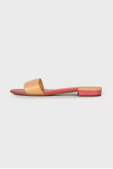 Leather slippers with low heels