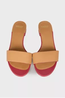 Leather slippers with low heels