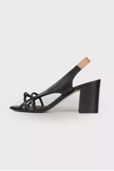 Leather sandals with bow