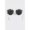 Sunglasses with metal temples