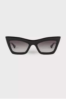 Black cat eye sunglasses
