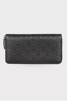 Leather wallet in signature print