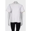White T-shirt with decorative stitching