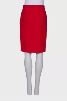 Red straight skirt