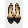 Suede pumps