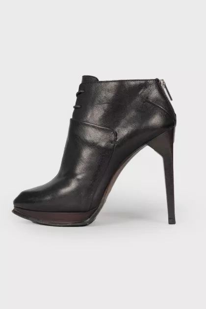 High-heeled leather ankle boots
