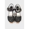 Босоніжки на підошві з дерева