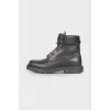 Leather boots with zip
