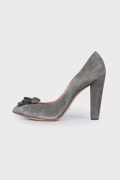 Bow suede shoes