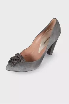 Bow suede shoes