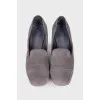 Suede gray pumps