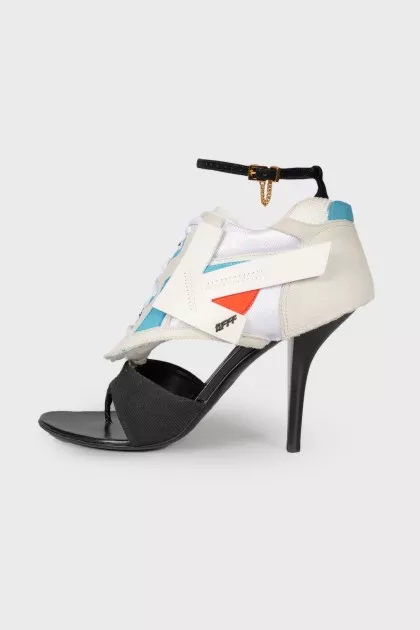 Sandals-combination with sneakers