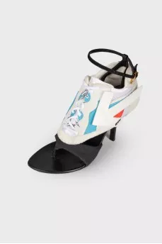 Sandals-combination with sneakers